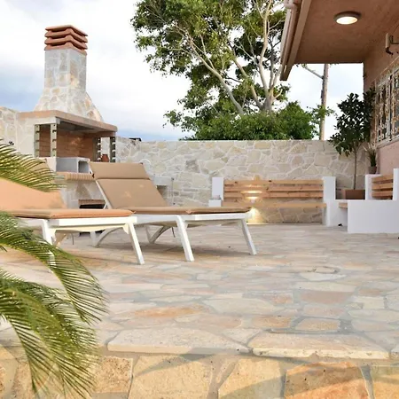 House Near Balos In קיסאמוס